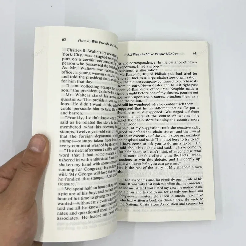 2 книги, как завоевать друзей и оказывать влияние на людей/Как перестать беспокоиться и начать жить Дейлом Карнеги в английском мягкой обложке