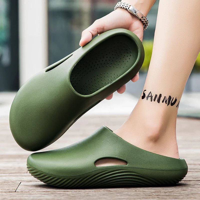 Breathable Men Slippers WaterProof Anti Skid Chef Shoe Slip on Casual Home Slippers Lightweight Beach Sandals Male Garden Clogs