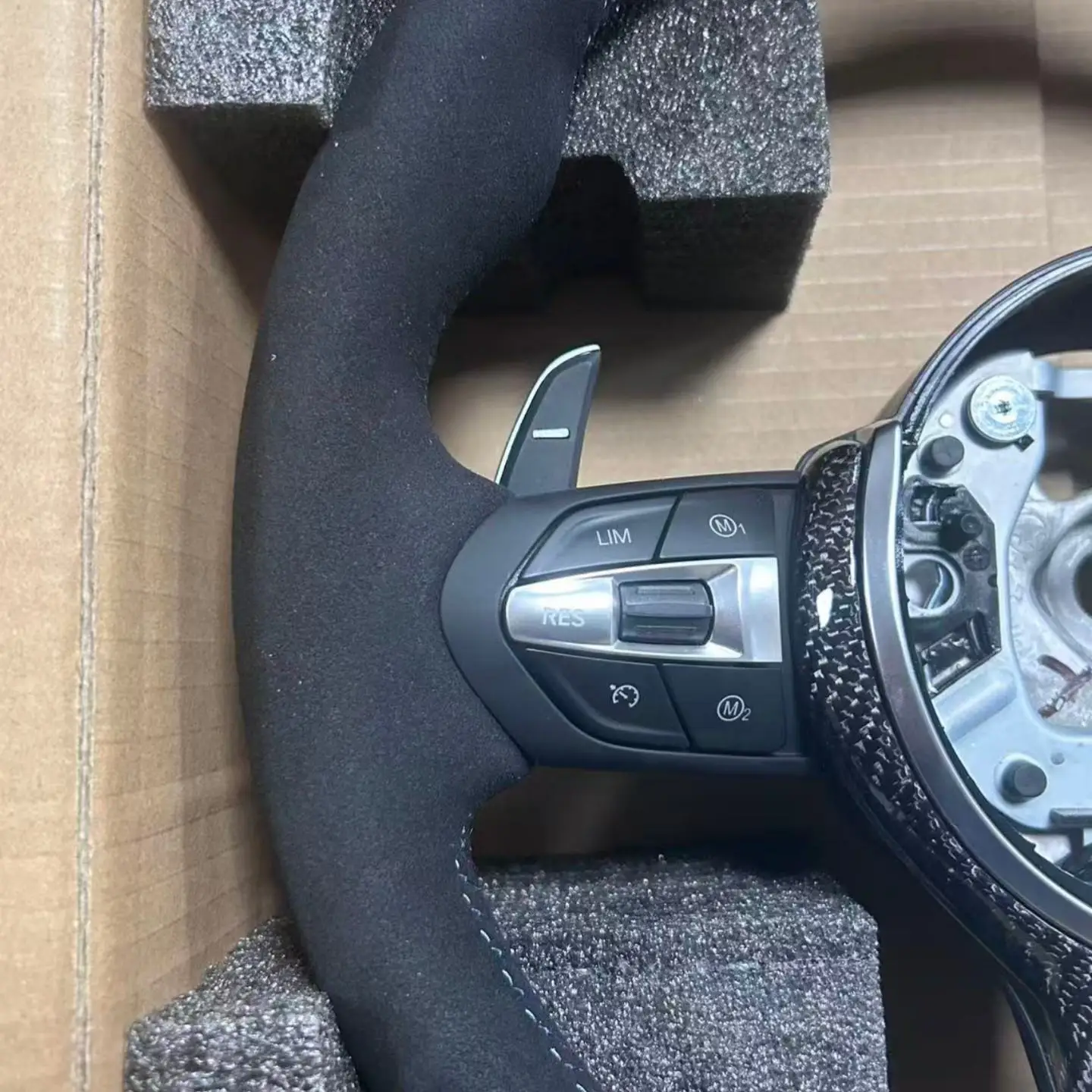 Customized Full Suede Steering Wheel Suitable For BMW F10 F30 F31 F32 F20 E92 E60 X6 E71 X5 E70 M3 M4 M5 M6 Car Steering Wheel view 4