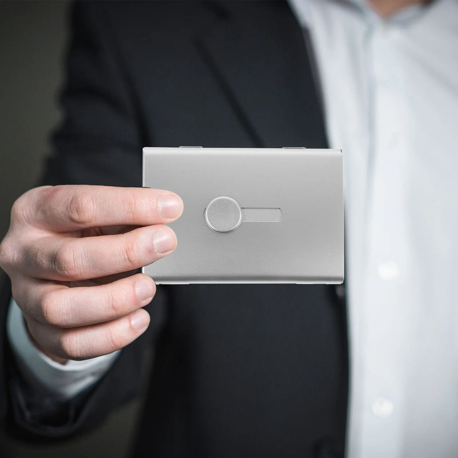 Business Card Holder Aluminum Alloy Mini Briefcase Design Slide Out Metal Card Case Portable Cards Organizer Office