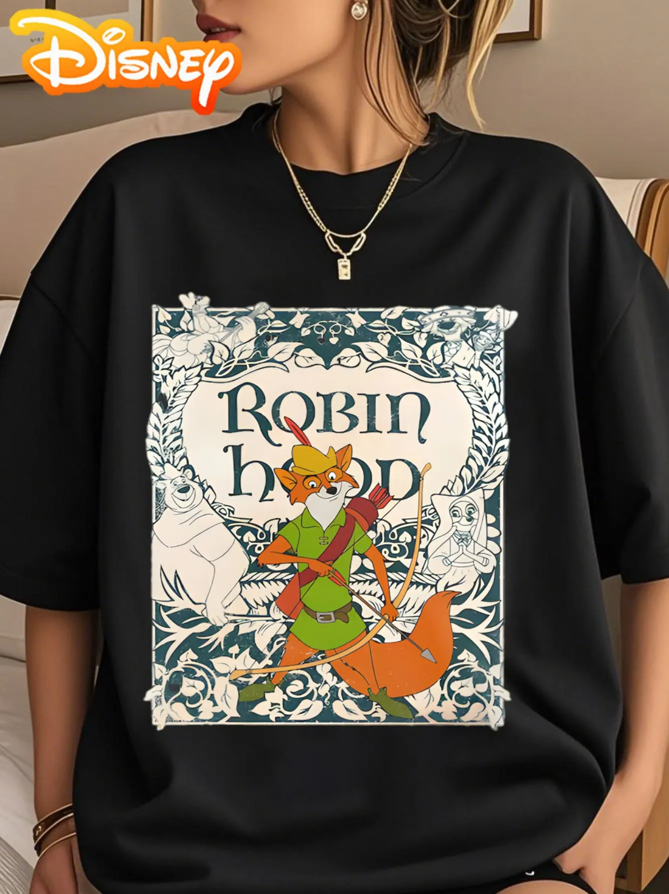 تي شيرت Robin Hood Fox Artwork للنساء - تي شيرت بأكمام قصيرة برسومات زهور سوداء، مقاس كاجوال مريح، قابل للغسل في الغسالة #2