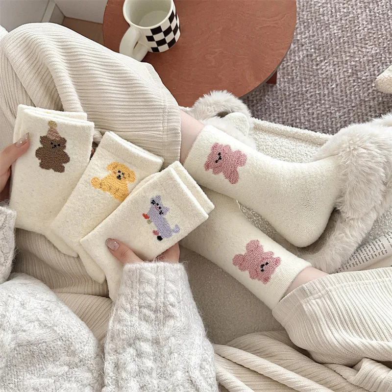 1/4 Paar lässige, bequeme Mittelrohrsocken, neue Frühlings-Herbst-dicke warme Damensocken, modische, vielseitige Schlaf-Bodensocken