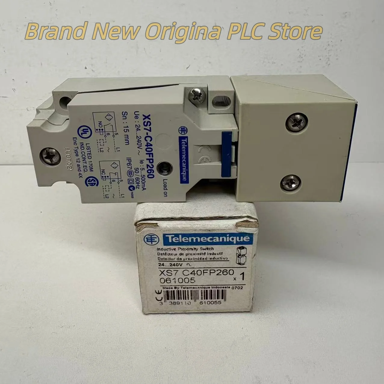 xs7c40fp260-capteur-de-proximite-carre-100-nouveau