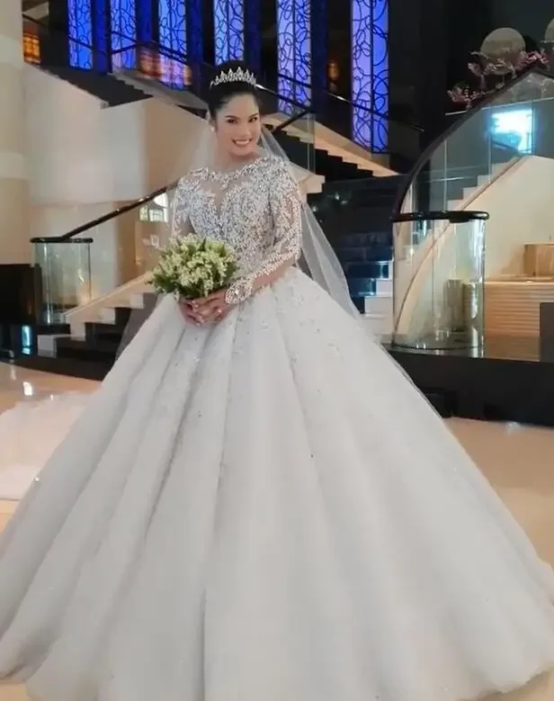 Personalizado de luxo plus size vestido de casamento elegante rendas apliques cristal catedral trem real miçangas vestidos de noiva