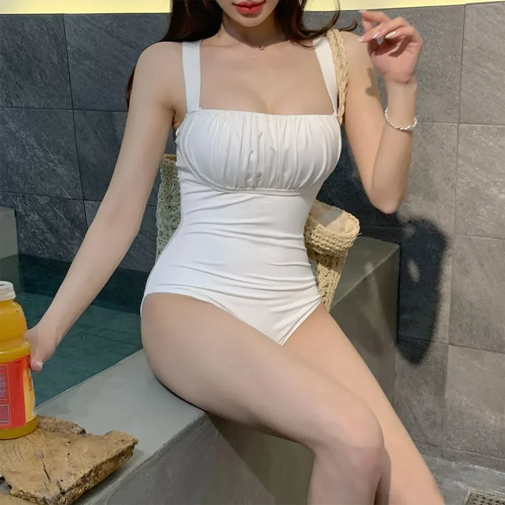 2025 สีขาว One Piece ชุดว่ายน้ําผู้หญิงชุดว่ายน้ําเซ็กซี่ Bandeau ชุดว่ายน้ําเกาหลี Slimming Bodysuit Beach สวมชุดว่ายน้ํา