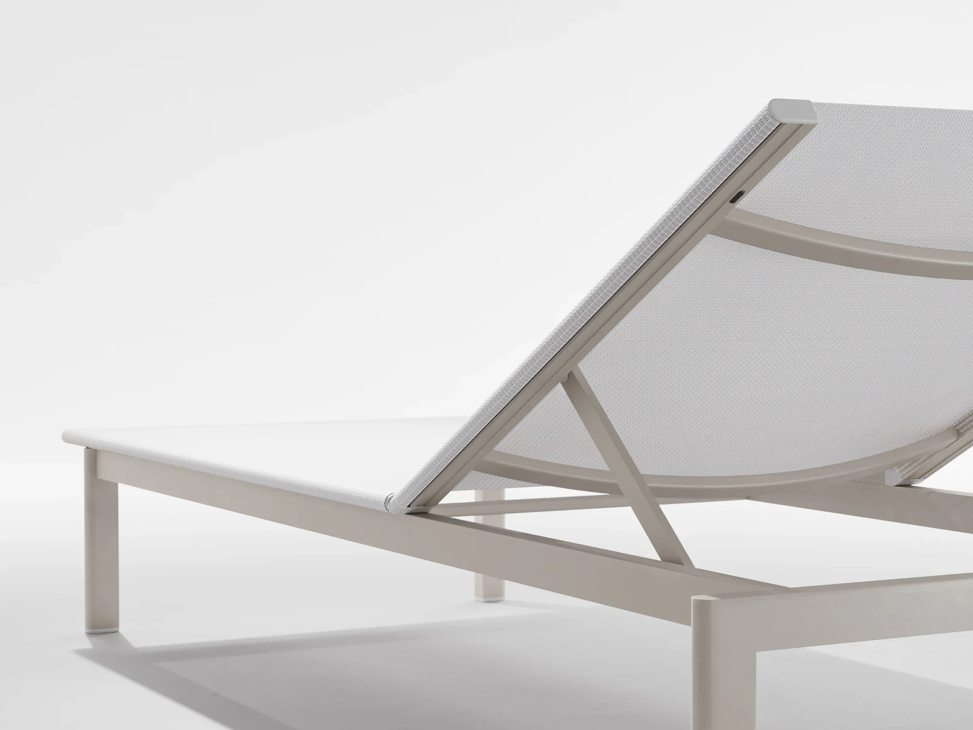 

Garden Modern Folding Sunbed Hotel Beach Sun Bed Metal Sun Loungers Swimming Pool Outdoor Furniture