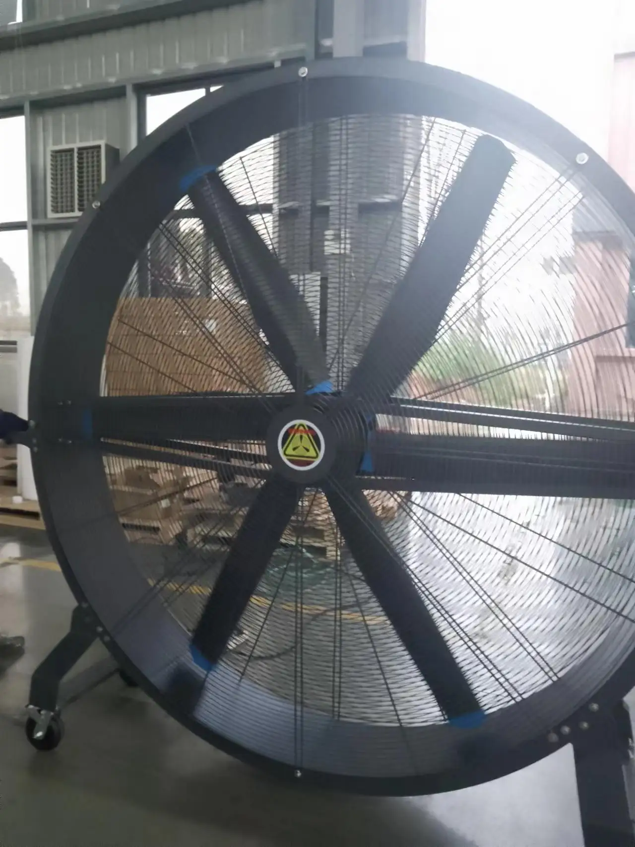 220 فولت 380 فولت 2 متر 1.5 متر مروحة حامل أرضية متنقلة كبيرة الحجم للمتاجر الكبيرة