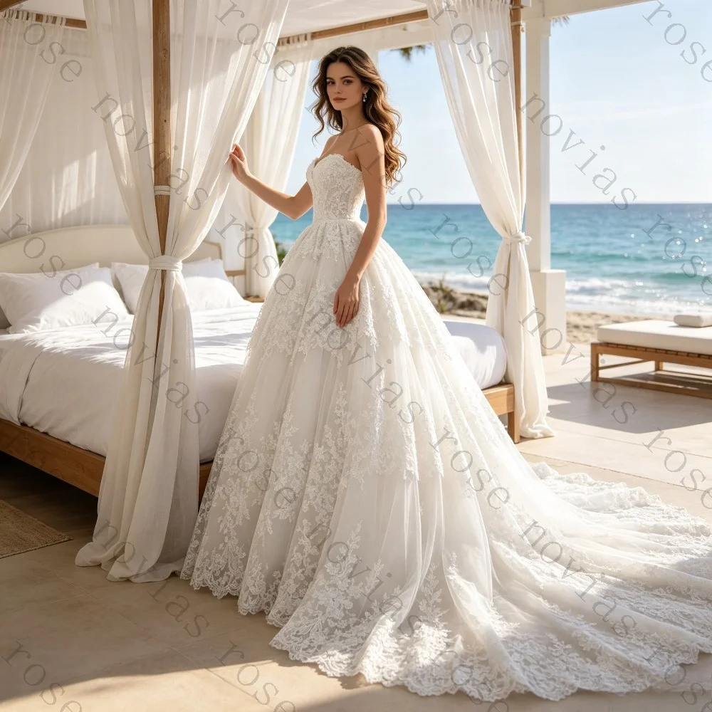Customized Strapless Lace Wedding Dresses 2026 New Fashionable and Romantic with Layered Large Tail Pleated Elegant Bridal Gown