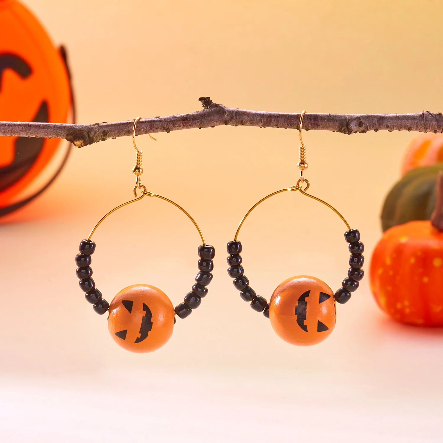 Design Sense Halloween-Kürbis-Katzen-Ohrringe für Frauen, übertriebene Reisperlen, großer Kreis, Creolen, festlicher Party-Schmuck – Detail 18