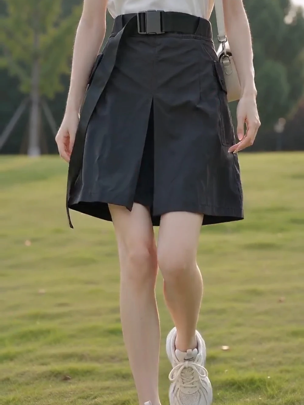 Women's High-Waist A-Line Shorts Skirt with Adjustable Belt Side Pockets & Split Hem - Black Casual Office Lady Versatile Outfit