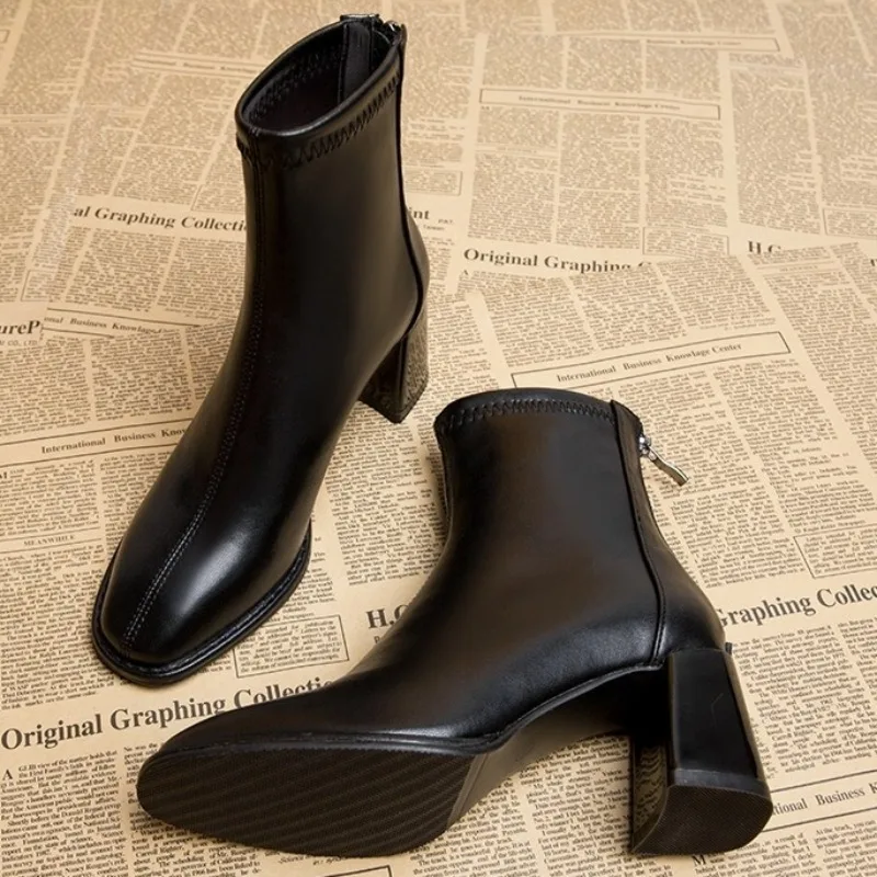 

Womenwith Retro Square Head and Thick Heels in Autumn and Winter 2025 New Women's Short Boots High Heels and Fashion Ankle Boots