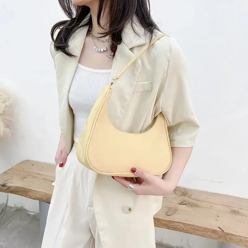 

Women's Underarm Shoulder Bag, Small Crossbody Purse for Daily Use, Minimalist Leather Armpit Bag