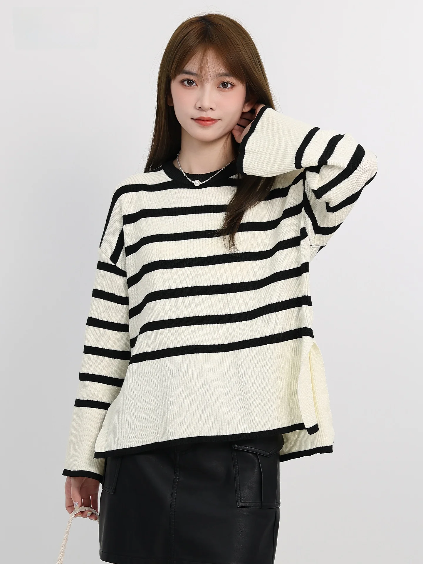 Korean Sle Color Blo Striped Long Sve round Ne Women's Sweater Autumn New Lazy Faion Slimming Side Slit Top