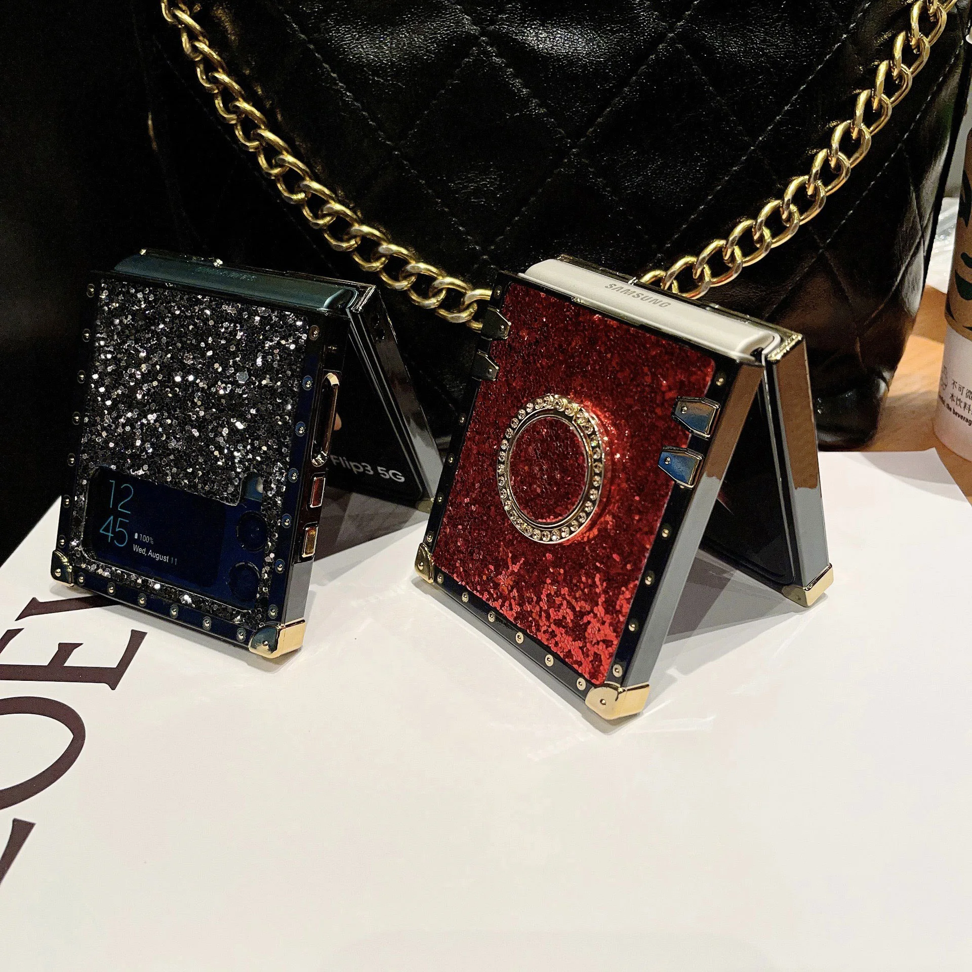 Luxuriöse künstliche Glitzer-Strass-Leder-Handyhülle für Samsung Galaxy Z Flip 8 7 6 5 4 3 Flip7 FE mit glänzendem Halter. – Detail 3