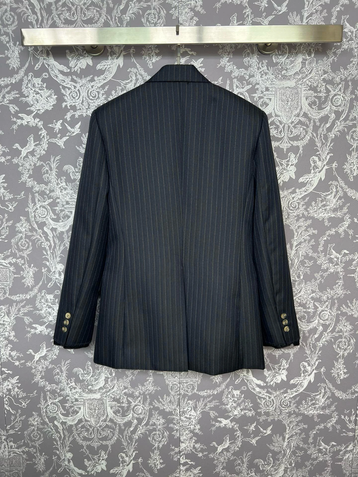 Early autumn new vertical stripe wool jacket classic crisp suit version, simple and generous