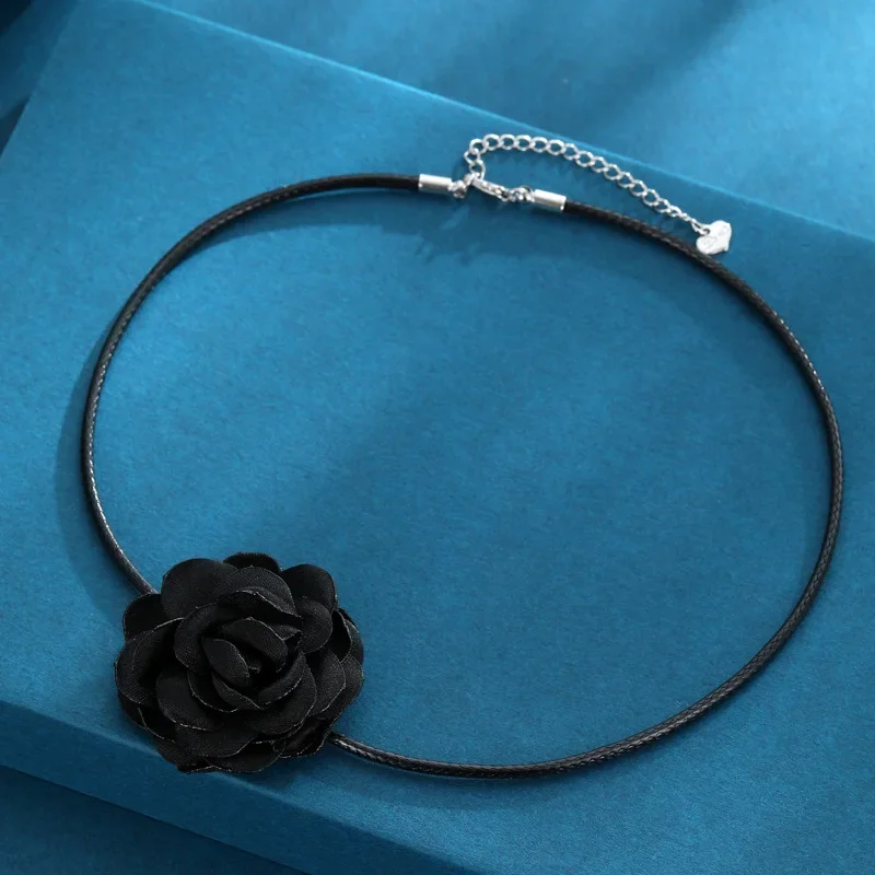 

2025 Black neck flower necklace, women's accessory, light luxury and niche neck strap, summer collar, rose flower neck chain