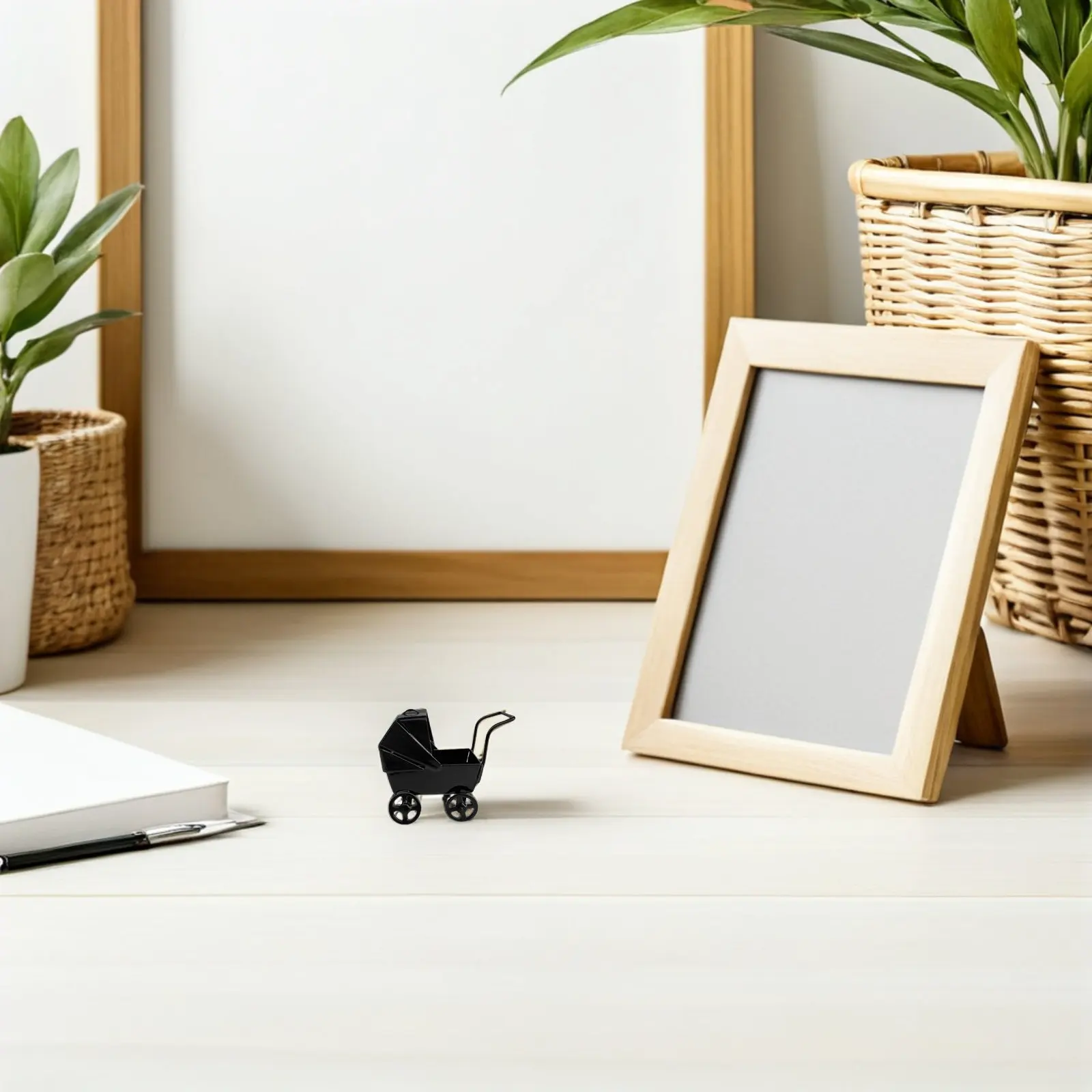 

Iron Stroller Metal Baby Mini House Furniture Carriage For Dollhouse Decor Desktop Miniature Pram Kids Play Accessory