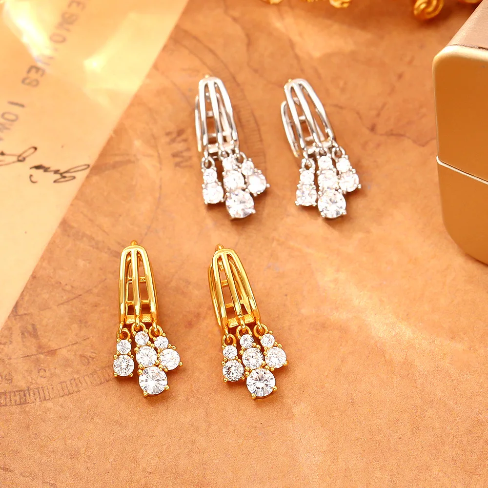 

Fashionable and Exquisite Super Sparkling Zircon Tassel Earrings Niche Light Luxury High-end Versatile Earrings for Women