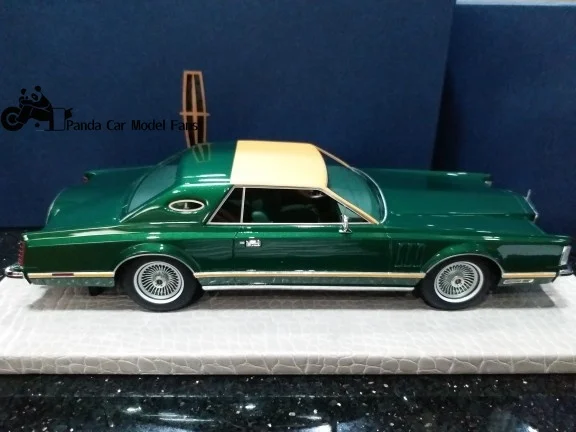 AMC 1 18 Lincoln Continental Givenchy Edition Limousine Model Lincoln Mark V Metallic Green Gift Furniture Collection