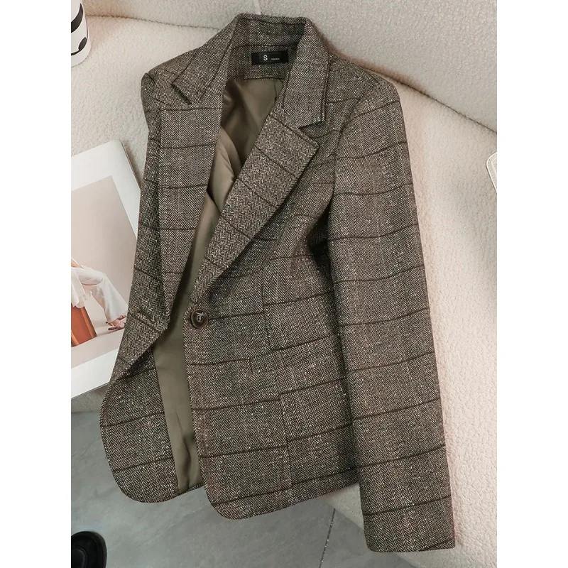 مشرق بدلة جلدية سترة المرأة 2025 جديد الخريف عالية الجودة تحسس المقلية الشارع دعوى هذا العام شعبية المرأة معاطف البنطال القصير #2