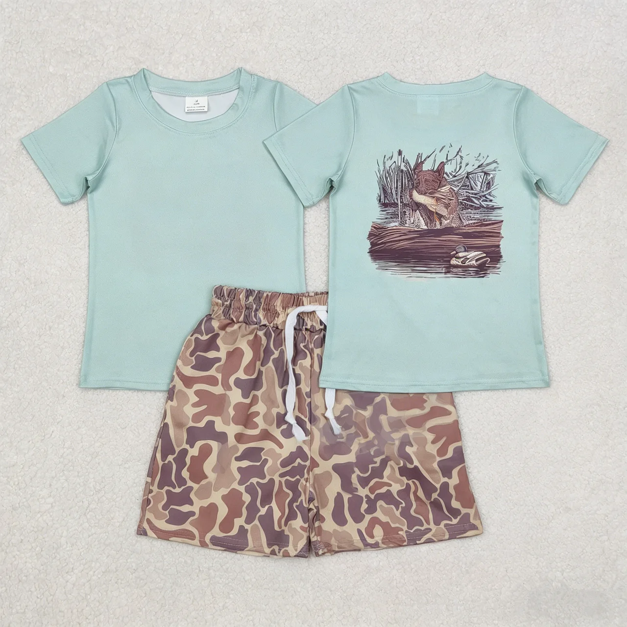 

Оптовый летний комплект для мальчиков: футболка с коротким рукавом и утятами, зеленая, с камуфляжными карманами, шорты, детская одежда для малышей