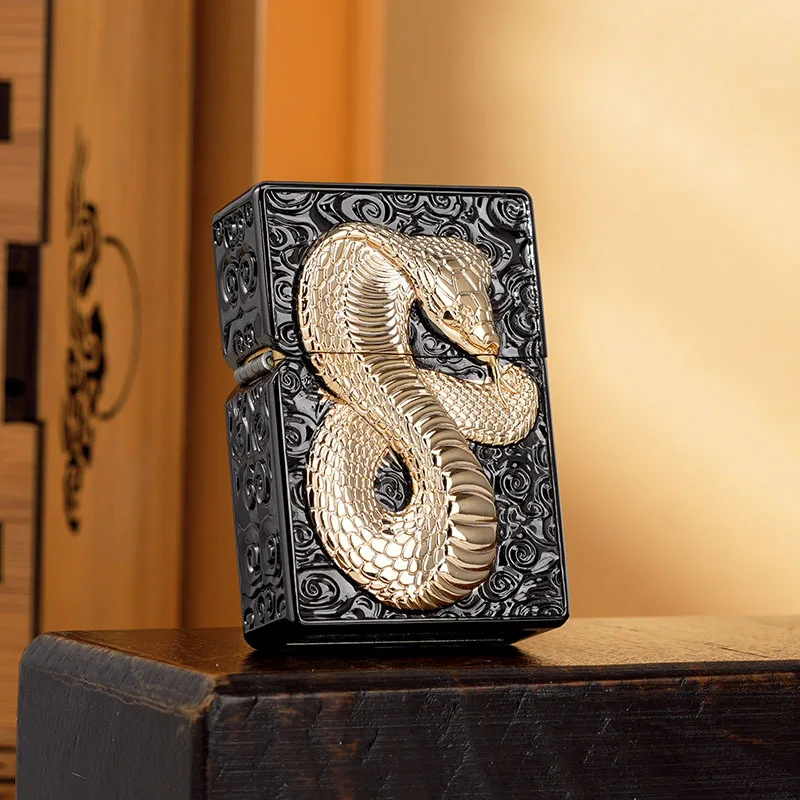ZORRO Armor Змея Латунный корпус Керосиновая зажигалка Трехмерная рельефная зажигалка в стиле ретро с шлифовальным кругом Высококачественный подарок