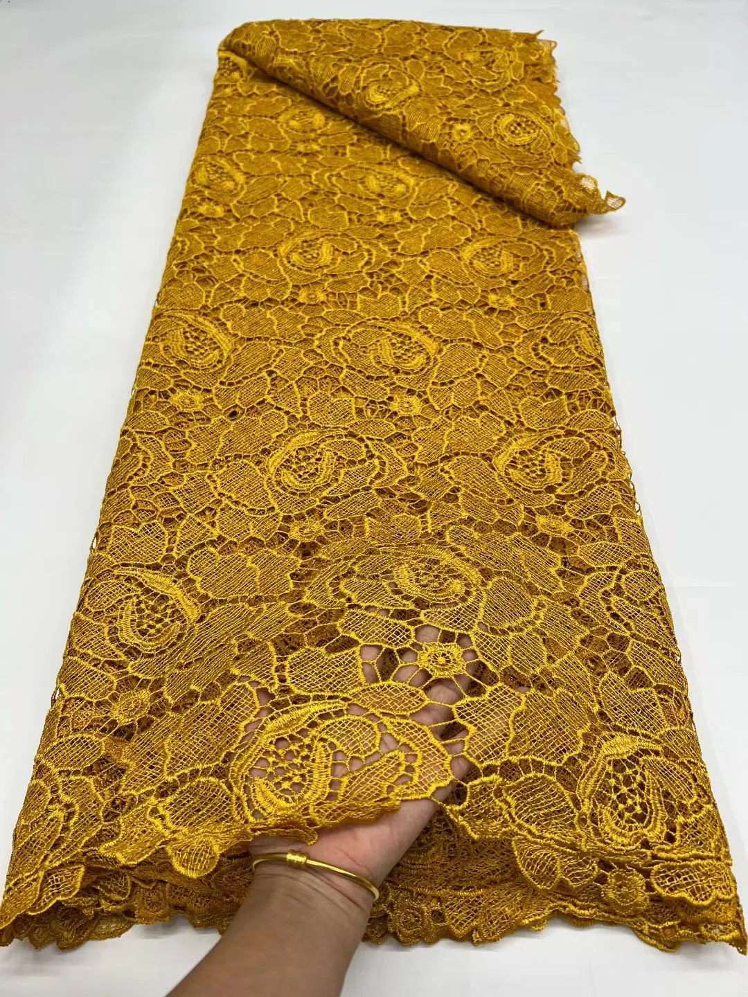 

Золотая оригинальная африканская гипюровая кружевная ткань 2021, высокое качество, нигерийская водная кружевная ткань Solubl для женщин, праздничное платье для выпускного вечера