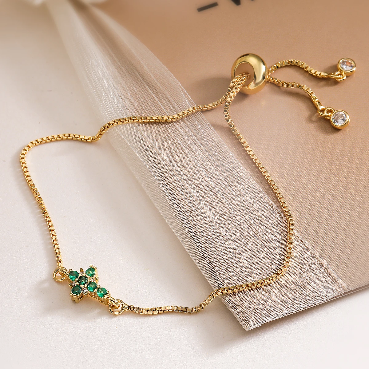 حساسة ملونة AAA تشيكوسلوفاكيا الزركون البطانة لطيف الصليب أساور ساحرة للنساء الذهب اللون النحاس مجوهرات فام بيجو