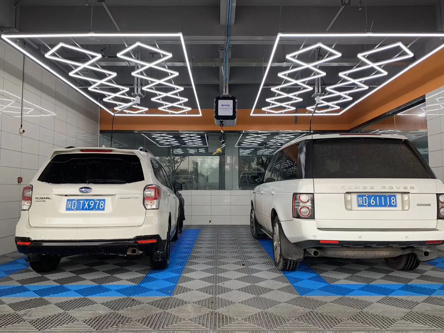 Best Selling Diamond Shape Super Bright LED Ceiling Lights Car Detailing Light 2433mm*4840mm