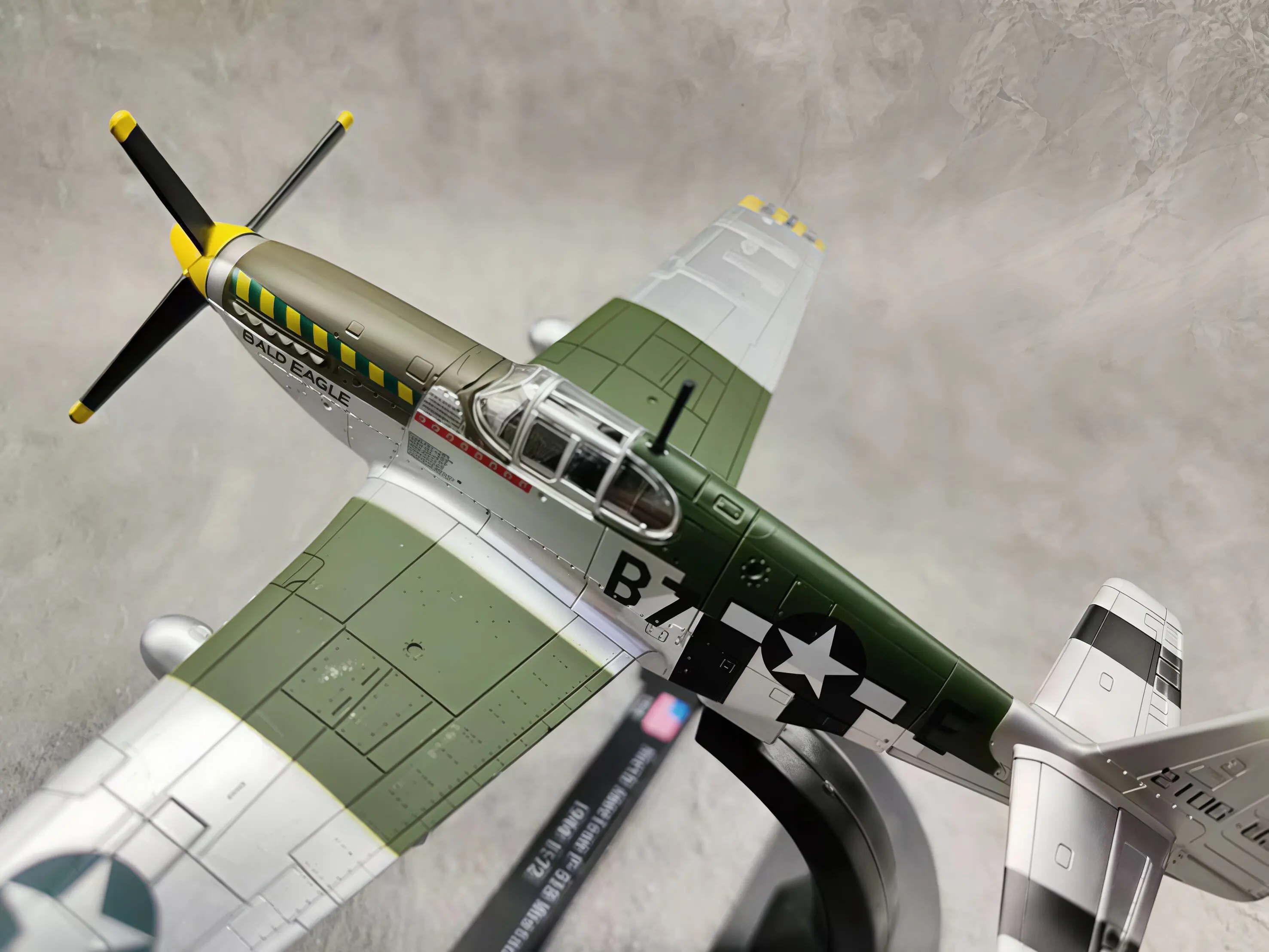 1/72 Scale Aircraft US P-51B Mustang Fighter D-Day Alloy Finished Plane Models Miniatures Airplane For Collections And Displays