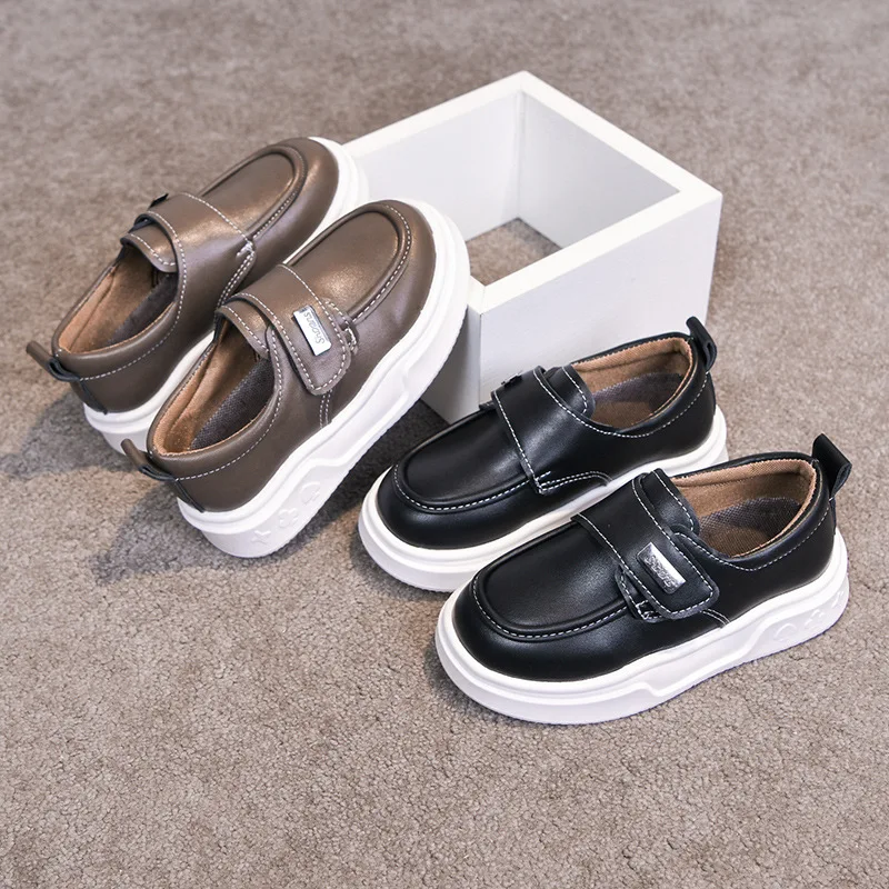 

Модные детские туфли для выступлений 2026 года, весенние новые кожаные туфли для мальчиков, ретро-универсальные лоферы для девочек, удобная нескользящая повседневная детская обувь