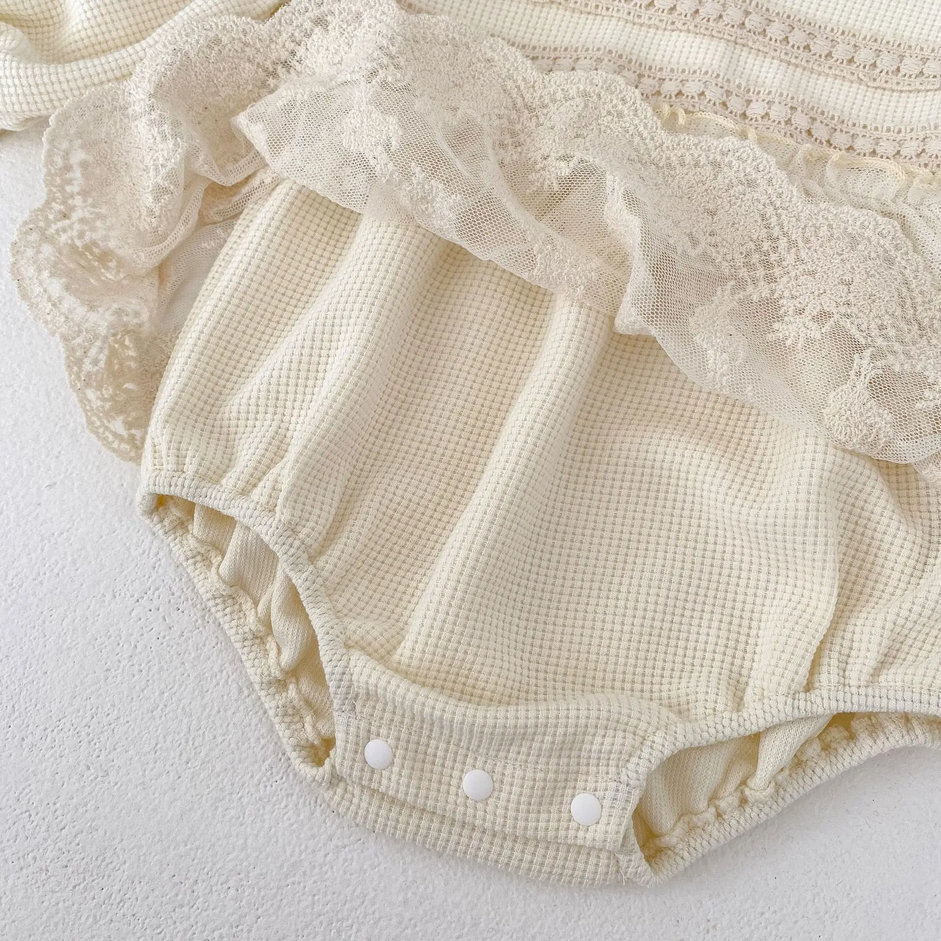 2025 Autumn Baby Girl Rompers Grid Lace Small Skirt Long Sleeves Clothes Bag Butt Jumpsuit