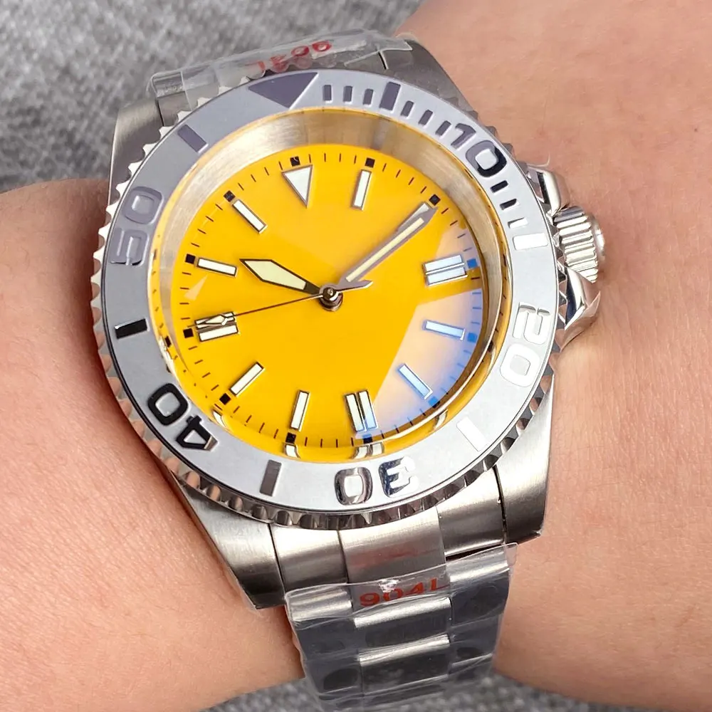Dome Sapphire Glass 200M Waterproof Diver S NH35AA Automatic Watch Sterile Yellow/Red Dial 120 Clicks Bezel Steel Band Green Lum