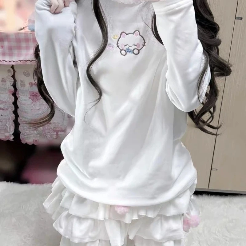 

Мягкая, теплая, белая женская футболка в японском стиле Кавайи Лолита с кружевными вставками и вышивкой кошки, Y2K Харадзюку