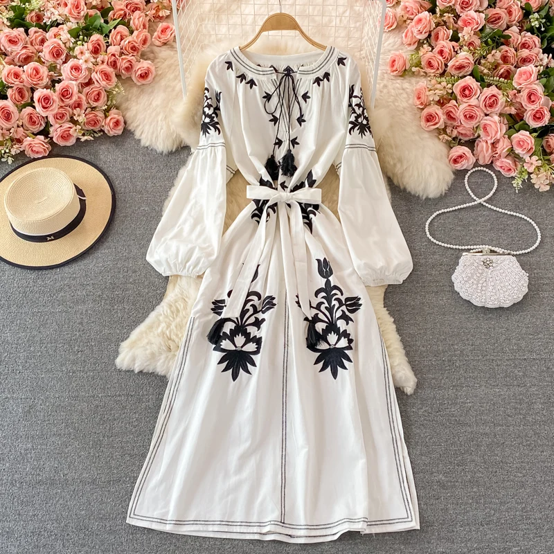 

Ethnic-style Vacation Lantern Sleeve Dress O-neck Embroidery Loose Big Swing Robe Bohemian Vintage High Waist A-line Vestidos