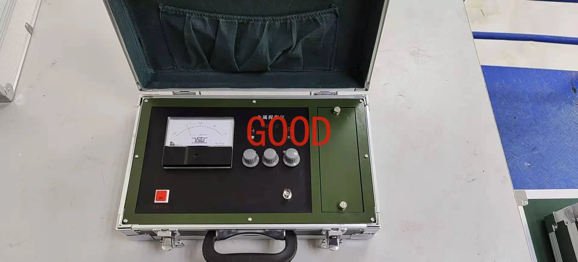 Automobile non-disintegration fast non-destructive flaw detector magnetic force