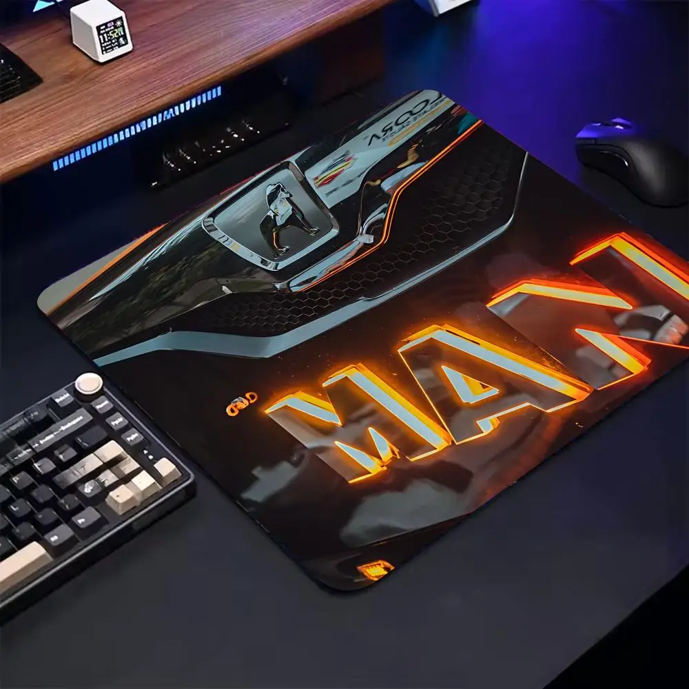 17T-TRUCK WO-MAN  Mouse Pad Cartoon rubber Small mouse pad desktop computer office keyboard e-sports ROGs game