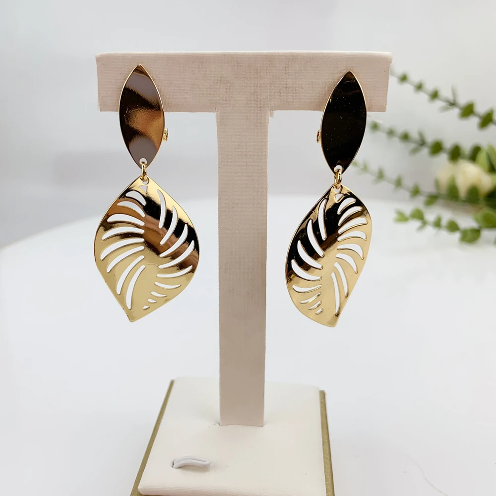 Yuminglai Fashion Luxury Dubai Jewelry Accessories Superior Quality Goldplated Earrings for Women FHK24400
