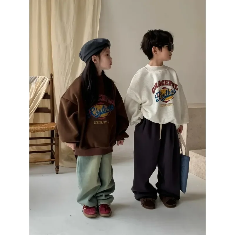 الأطفال هوديي 2025 الشتاء الكورية طفل الفتيان الفتيات إلكتروني طباعة بلوزة من الصوف الاطفال فضفاضة سميكة الدافئة البلوز القمم