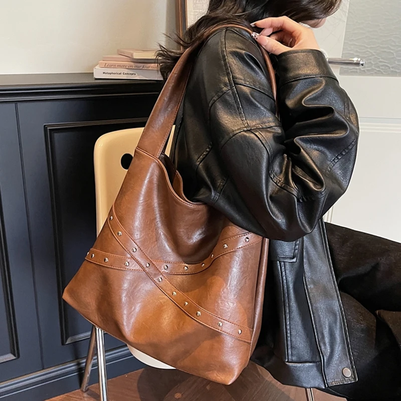 

Women's Large Capacity PU Leather Solid Color Shoulder Bags 2025 Winter Retro Tote Bags Luxury Designer Trend Female Handbags