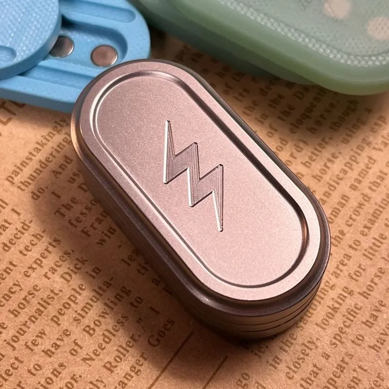 

Tuning Fork EDC Titanium Alloy Magnetic Push Card Stainless Steel Slider Fidget Spinner Decompression Crisp Sound Fingertip Toy