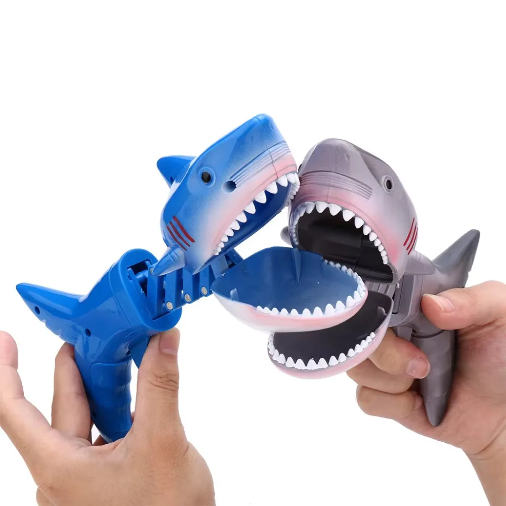 Scherzo divertente Spoof Shark telescopico Spring manipolator Clip Bite Hand Dinosaur Prank giocattoli di interazione genitore-figlio roba fresca