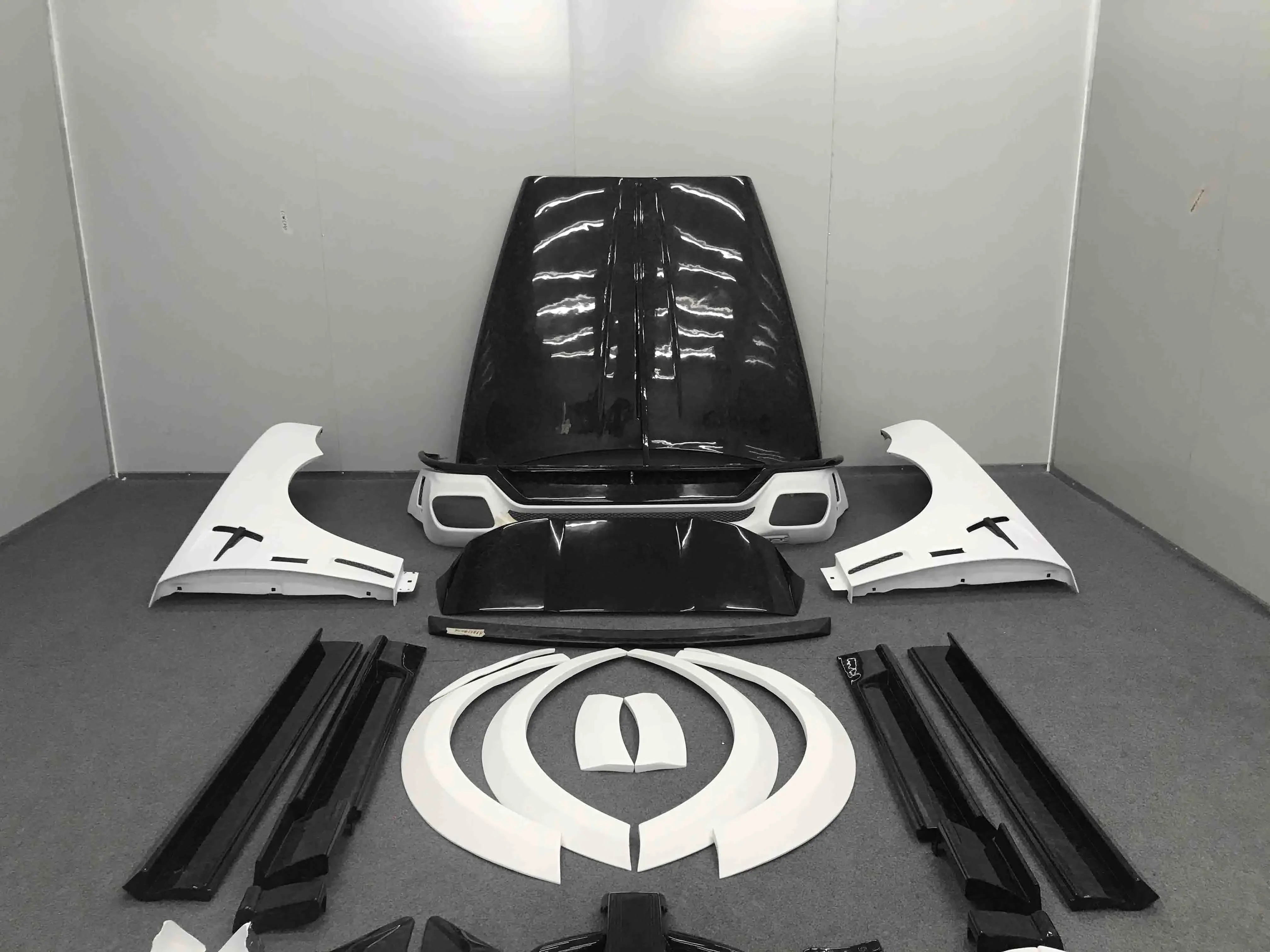 Upgrade to MSY Style Dry Half Carbon Fiber Bumpers Fender Side Skirt Hood  Full Set Body Kit for  Cullinan