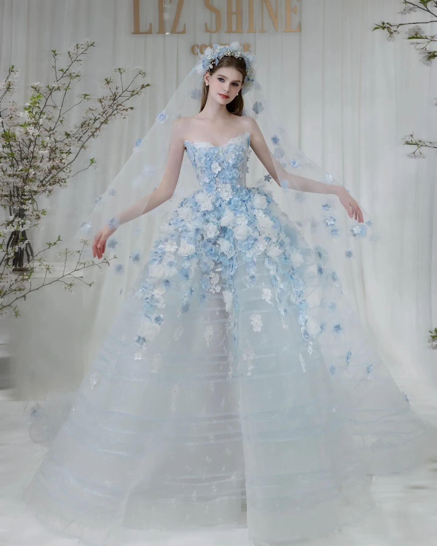 

Fairy Veils High Grades Appliques Blue Petal Soft Tulle Bride Mantilla Wedding Accessories Floral Veil With Comb Customized