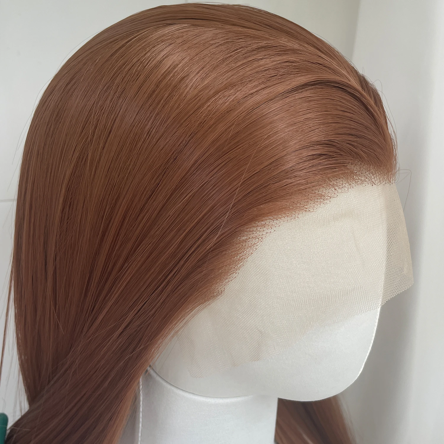Honigbraune lange gerade 13x4 synthetische Lace-Front-Perücke für Frauen 26 Zoll leimlose Perücke halb handgebunden 150 % Dichte mittlere Kappe – Detail 2
