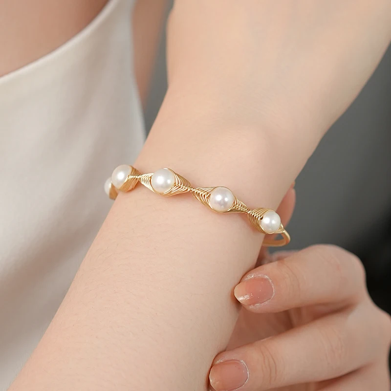 Freshwater pearl bracelet 5-6mm 8-9mm white oval pearls with strong luster, elegant and luxurious accessory for women