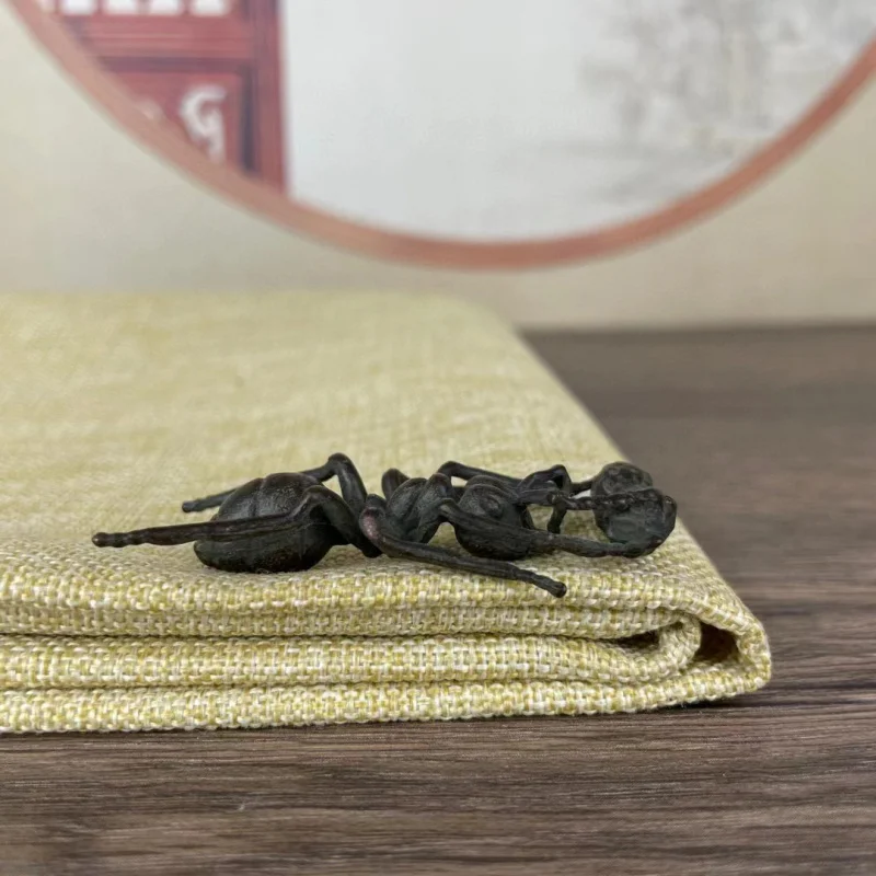 Copper-plated ant incense holder ornament, table, tea pet, hand-held collectible