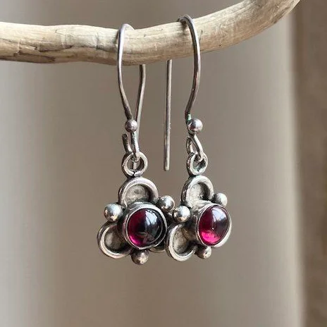 National Style Flower-Shaped Jewelry with Artificial Gemstones, Women's Pendant Earrings, Suitable for Dates and Parties