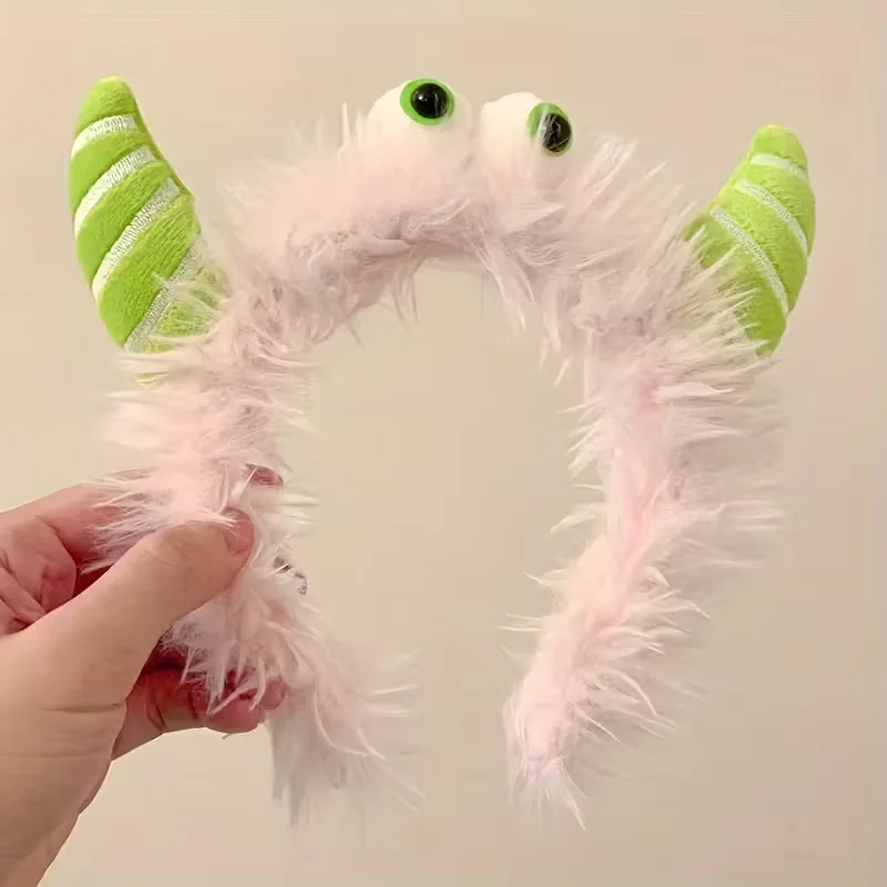 Niedliches Monster-Plüsch-Stirnband für Damen, Stirnband im Cartoon-Stil, ideal zum Gesichtwaschen und zum Auftragen von Make-up, Haaraccessoire. – Detail 3