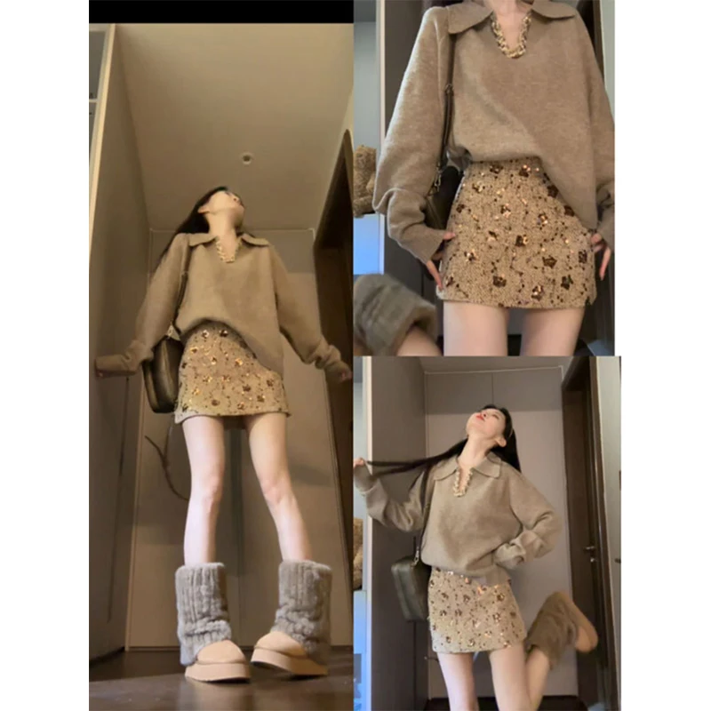 

Модный осенний комплект: женский вязаный топ с V-образным вырезом и короткая юбка с пайетками, комплект из двух предметов, яркий, блестящий, в ретро-стиле.